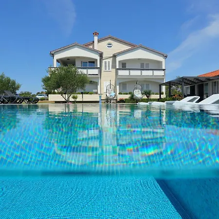 Suva Punta, No 2 *