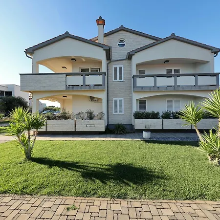 Apartman Suva Punta, No 2 *