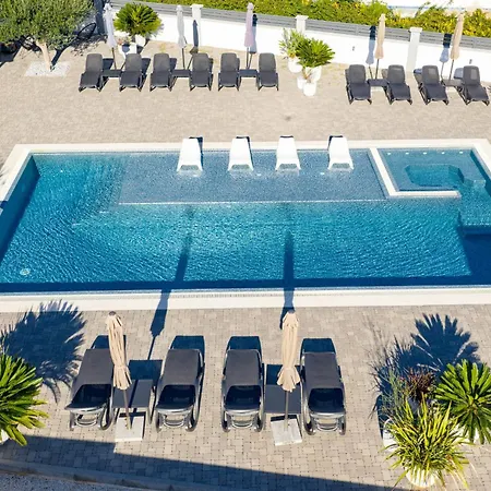 Suva Punta, No 2 Апартаменты *