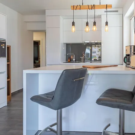 Suva Punta, No 2 * Vir