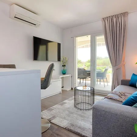 Apartment Suva Punta, No 2 *