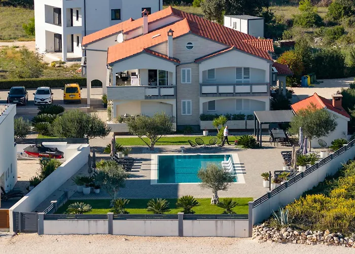 Suva Punta, No 2 Vir